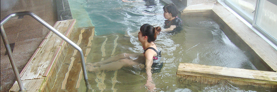 湯中運動の実際③ 湯中運動で医療費が下がる!?の写真